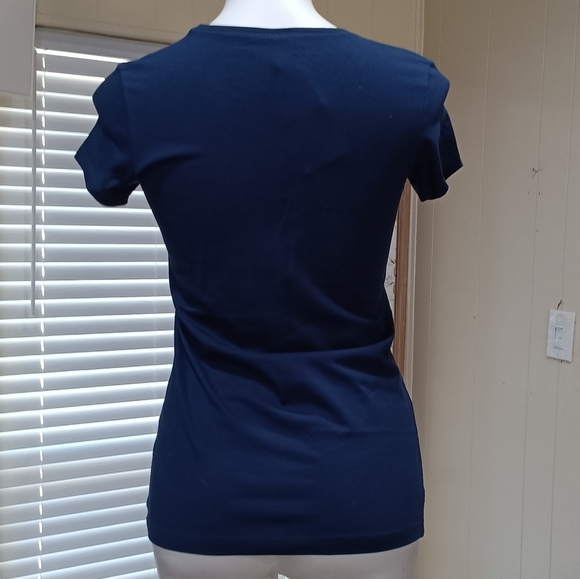 NWT Women's Navy Blue Cap Sleeve Tee Medium T-Shirt Slim Fit Silver Aztec Print - Picture 3 of 7